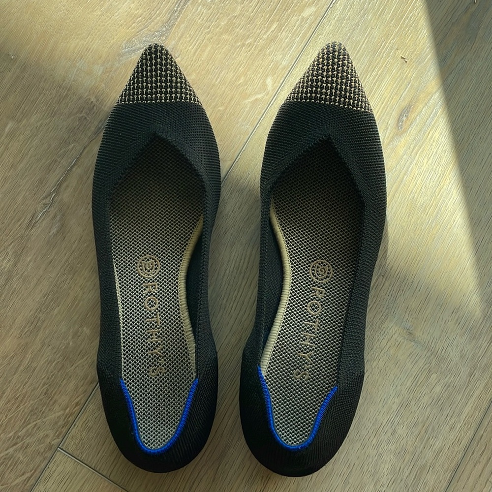 Pointy toe flats